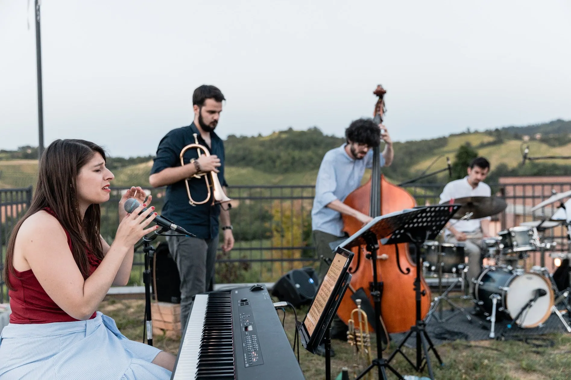 Quartetto jazz al tramonto sulle colline
